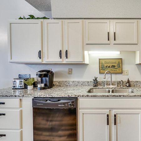 Downtown Gatlinburg Condo With Mountain-View Balcony Eksteriør billede