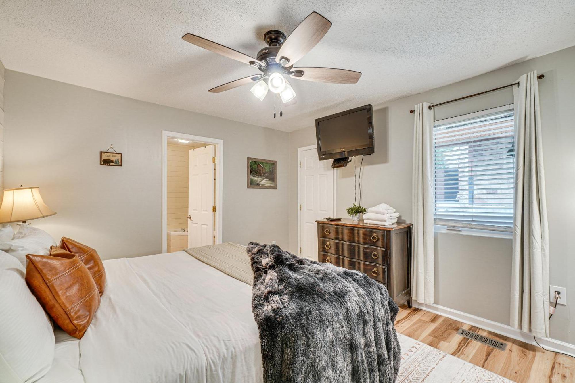Downtown Gatlinburg Condo With Mountain-View Balcony Eksteriør billede