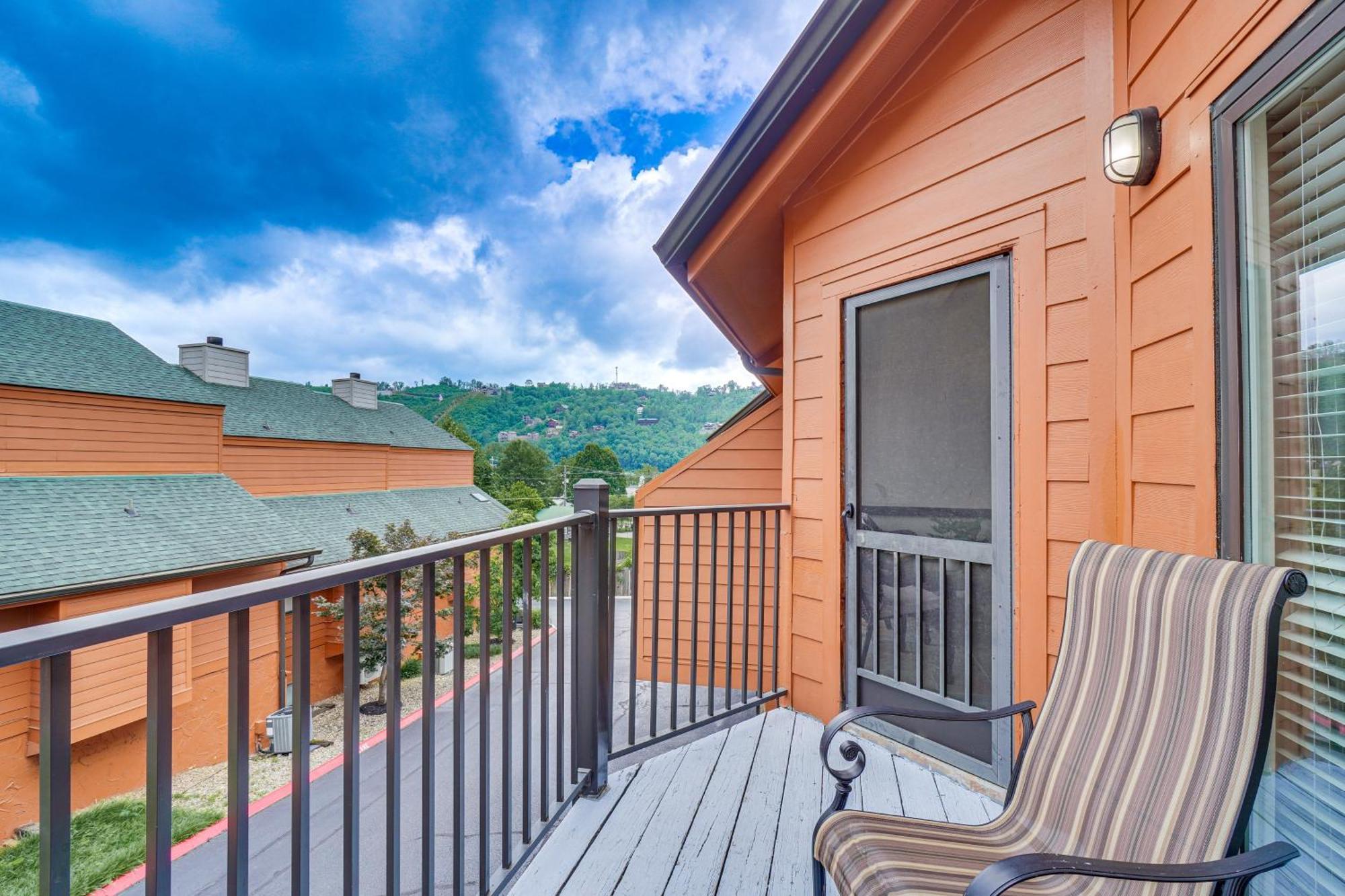 Downtown Gatlinburg Condo With Mountain-View Balcony Eksteriør billede