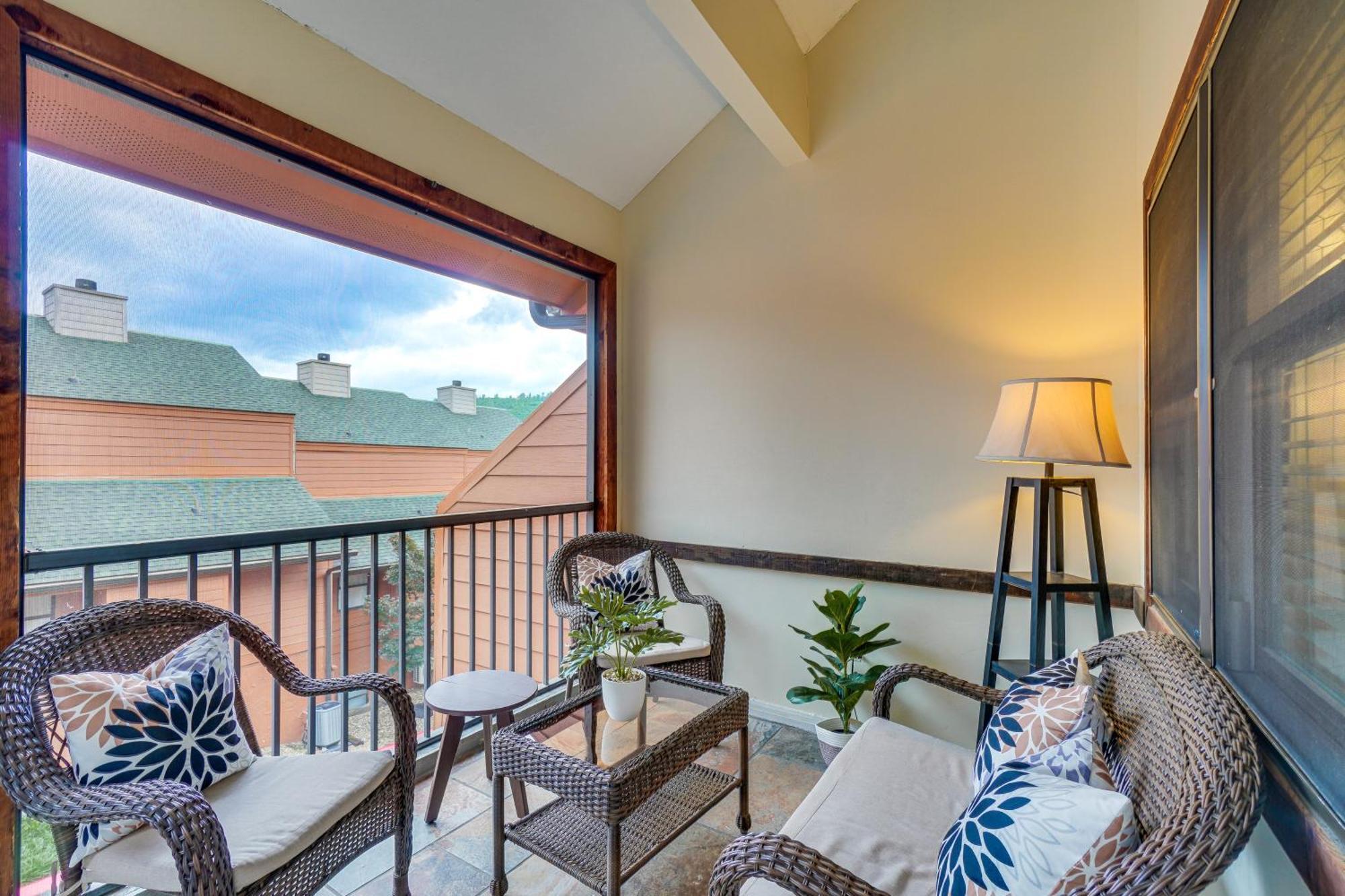 Downtown Gatlinburg Condo With Mountain-View Balcony Eksteriør billede